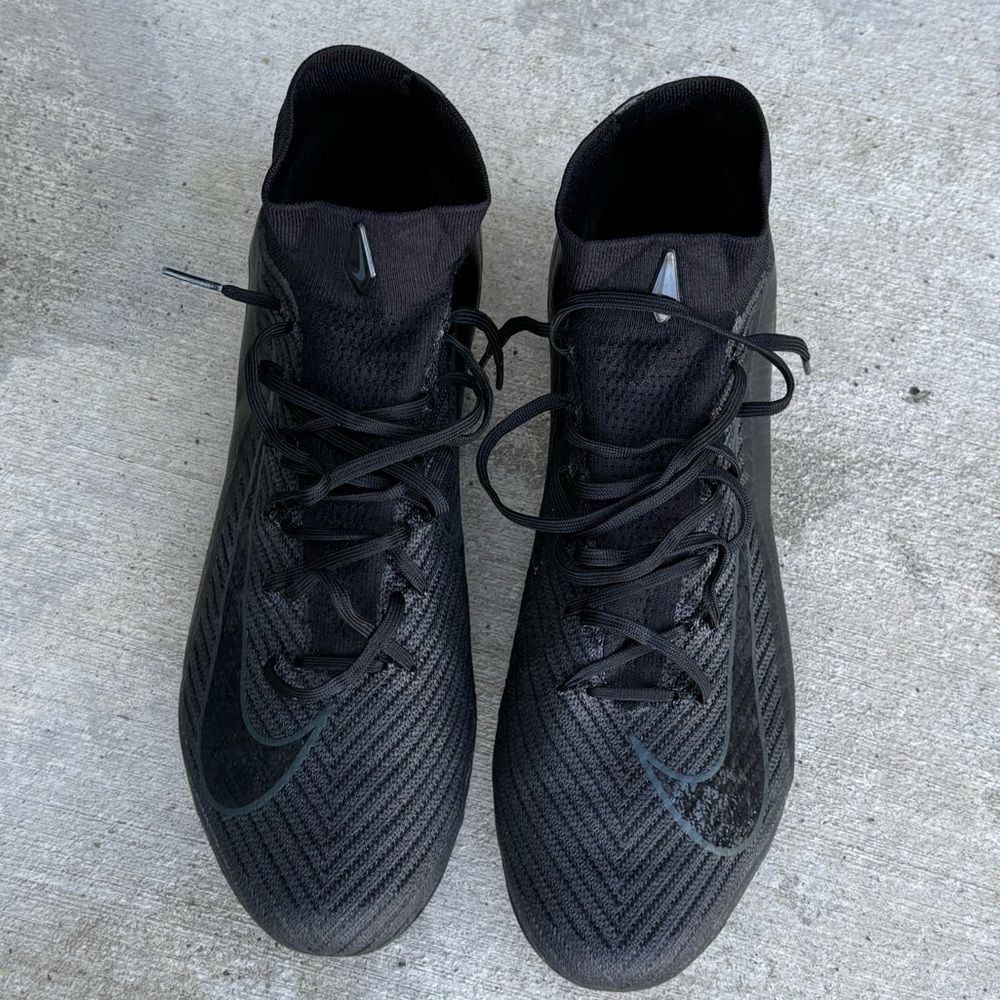 Nike Mercurial Cleats - Picture 2 of 7